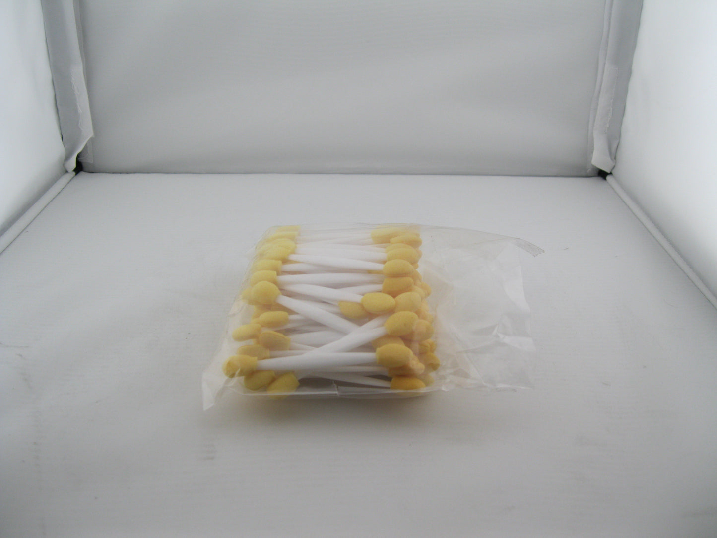 ROUND/OVAL TIPS EYESHADOW APPLICATOR